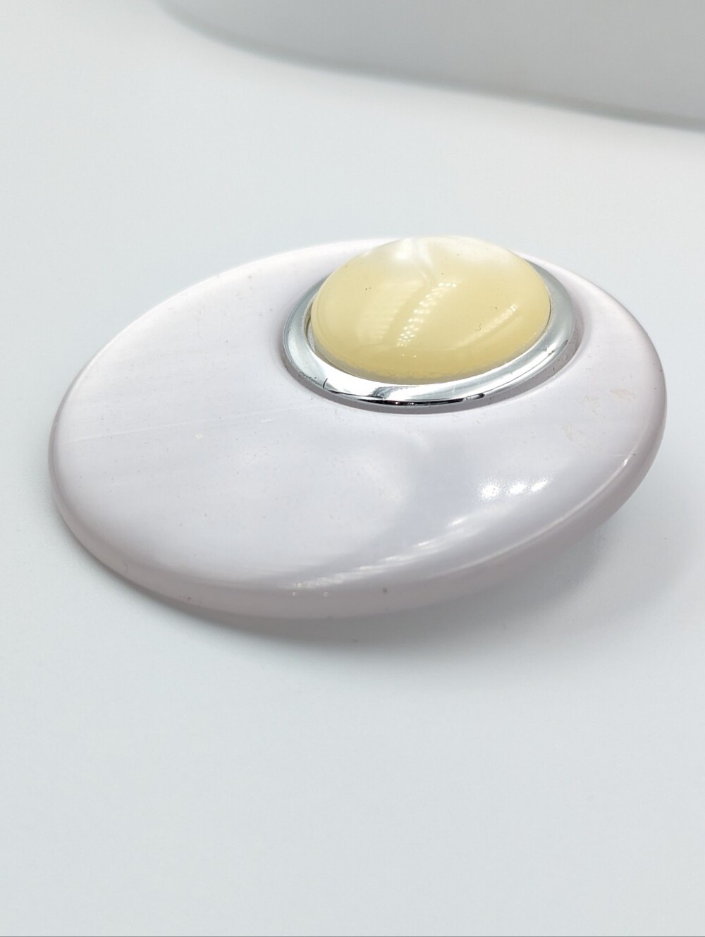 Vintage plastic retro round modernist brooch pin